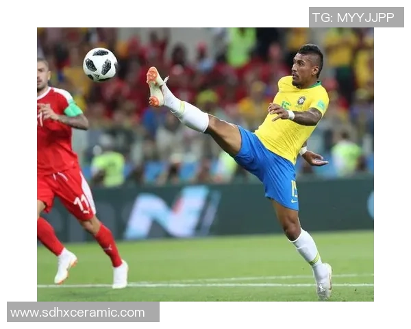 足球明星意外摔伤事件全程视频曝光引发球迷热议与关注