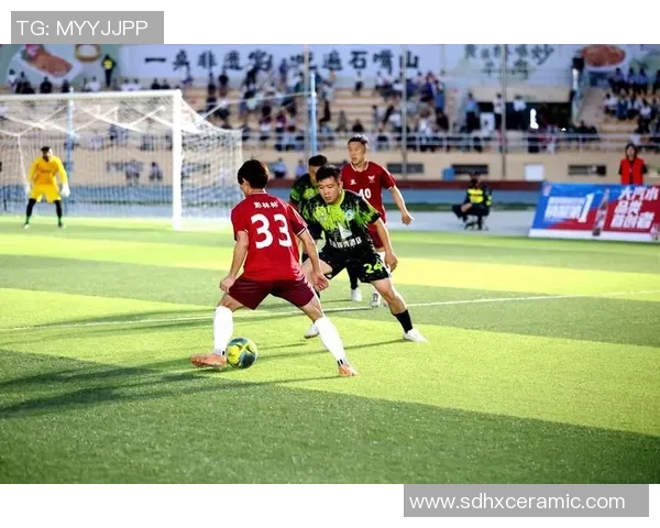 身高不足一米七却在绿茵场上闪耀的足球明星们的传奇故事