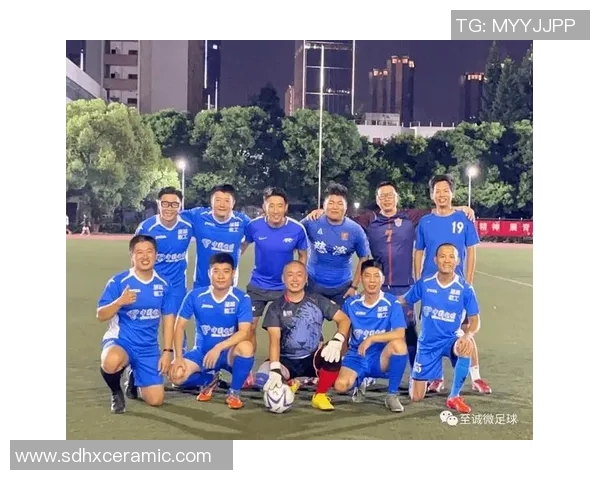 冠军赛特别报道：成都足球队的逆袭之旅